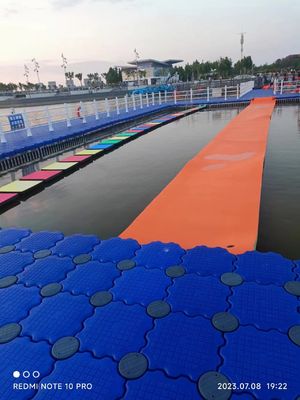 Installation facile Pontoon flottant durable avec une surface antidérapante